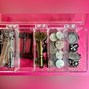 Arts & crafts / jewelry making / craft supplies